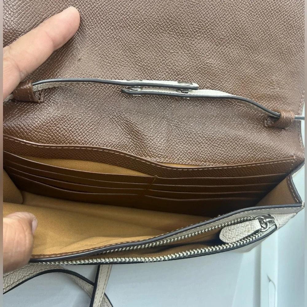 White COACH crossbody bag - Picture 6 of 8